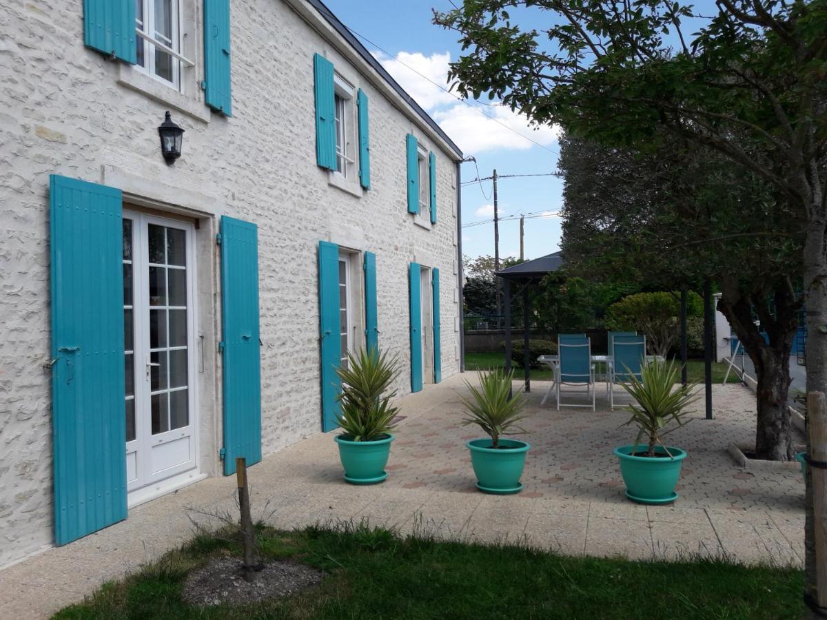 Le Logis De Lange Apt Les Aigrettes Saint-Hilaire-la-Palud Exterior photo